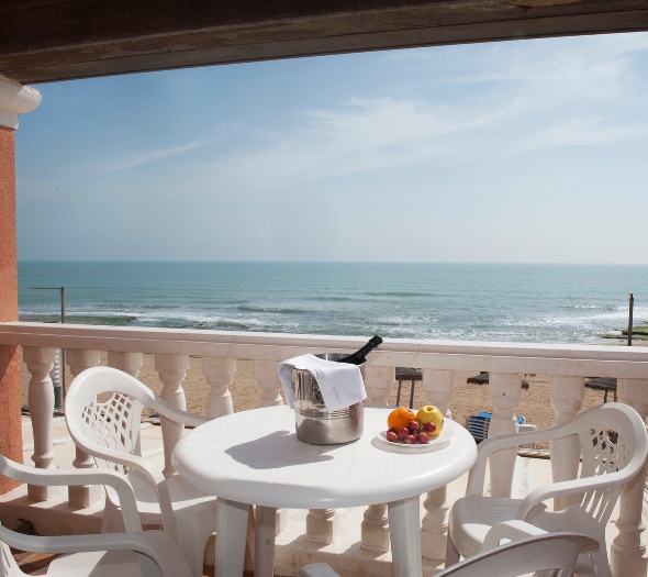 Terraza solárium Aparthotel Lloyds Beach Club Torrevieja, Alicante