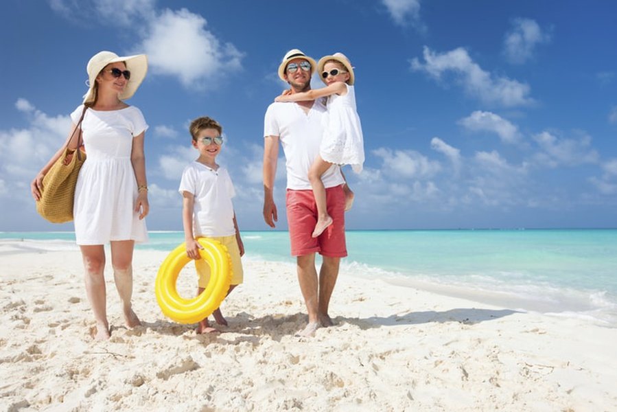 Enjoy your holidays! Lloyds Beach Club Torrevieja, Alicante