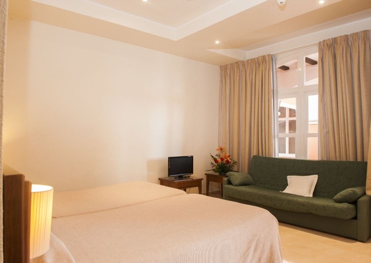 Double room Lloyds Beach Club Aparthotel Torrevieja, Alicante Double room Lloyds Beach Club Aparthotel Torrevieja, Alicante